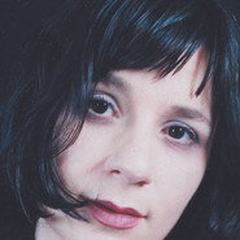 Eszter Balint