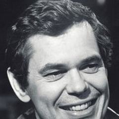 Leslie Carlson