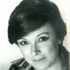 Lola Cardona