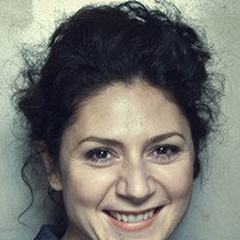 Martha Issová