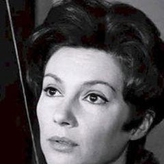 Nadine Alari