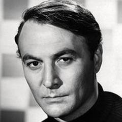 Robert Loggia