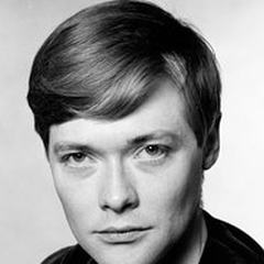 Simon Ward