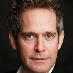 Tom Hollander